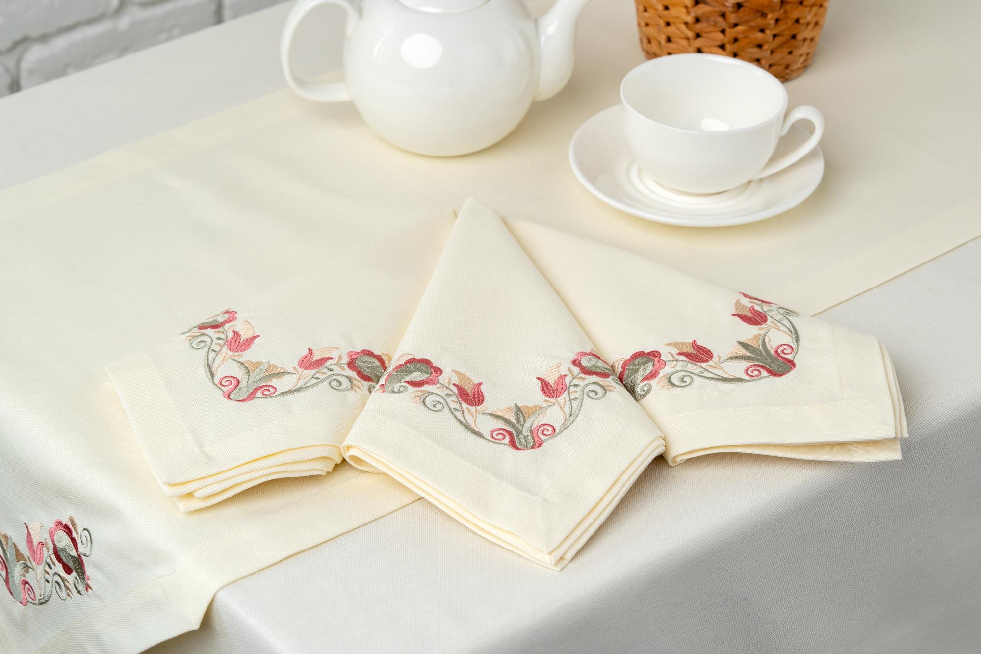Series of embroidered linen napkins